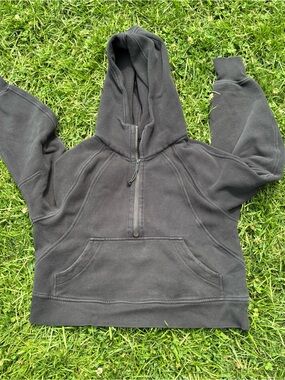 Lululemon Black Zippered Activewear Piece